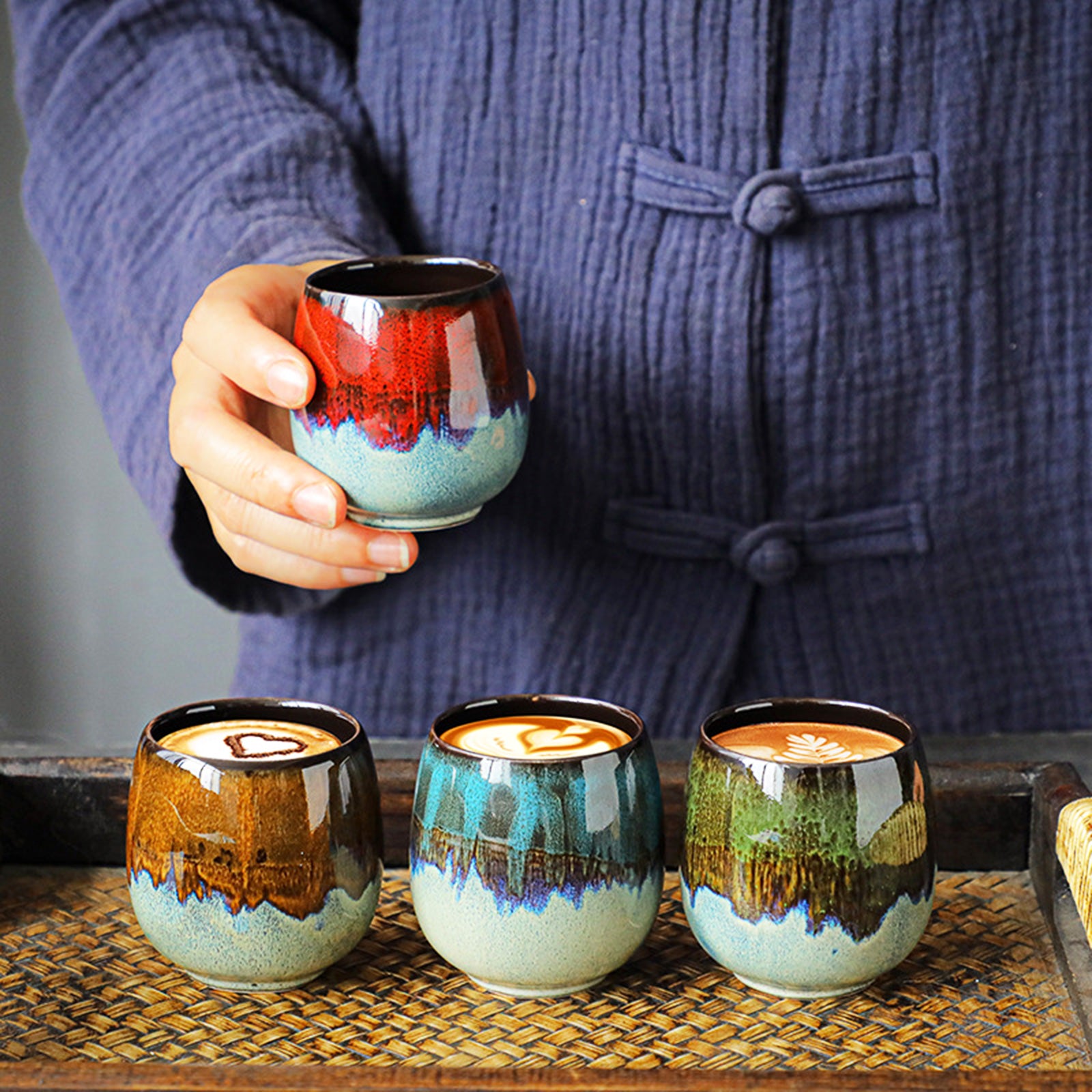 Artful Tea Cups with Brush-Strokes-Effect