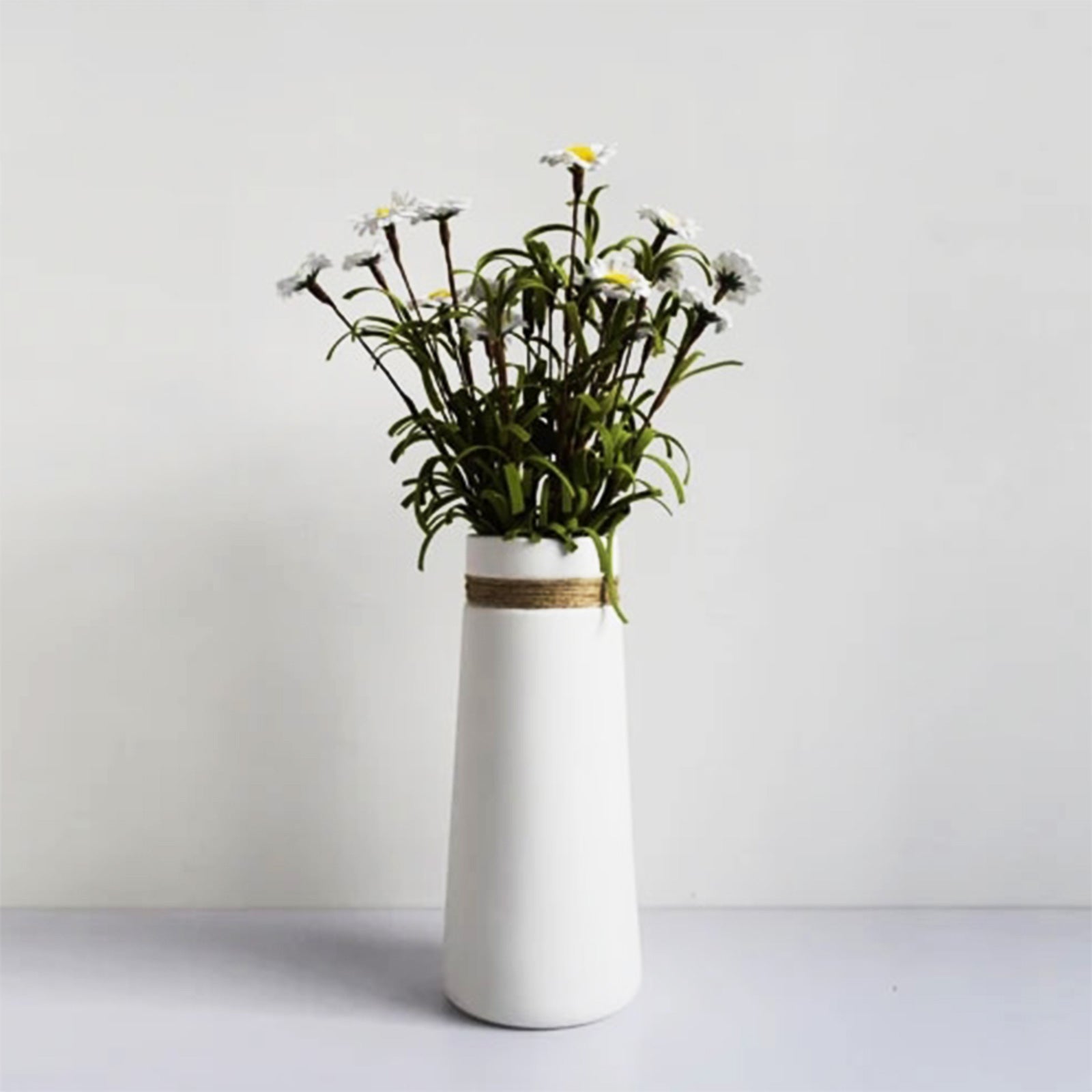 Chic Nordic Vase: Minimalist Beauty with a String of Elegance