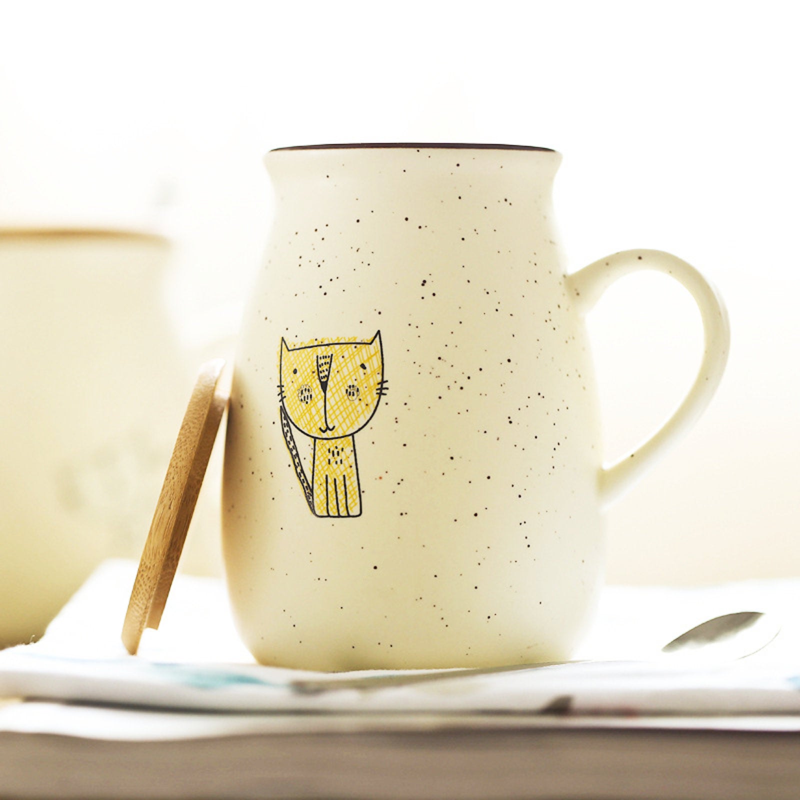 Cute Cat-Themed Retro Mug with Milk Bottle Shape and Wooden Cover