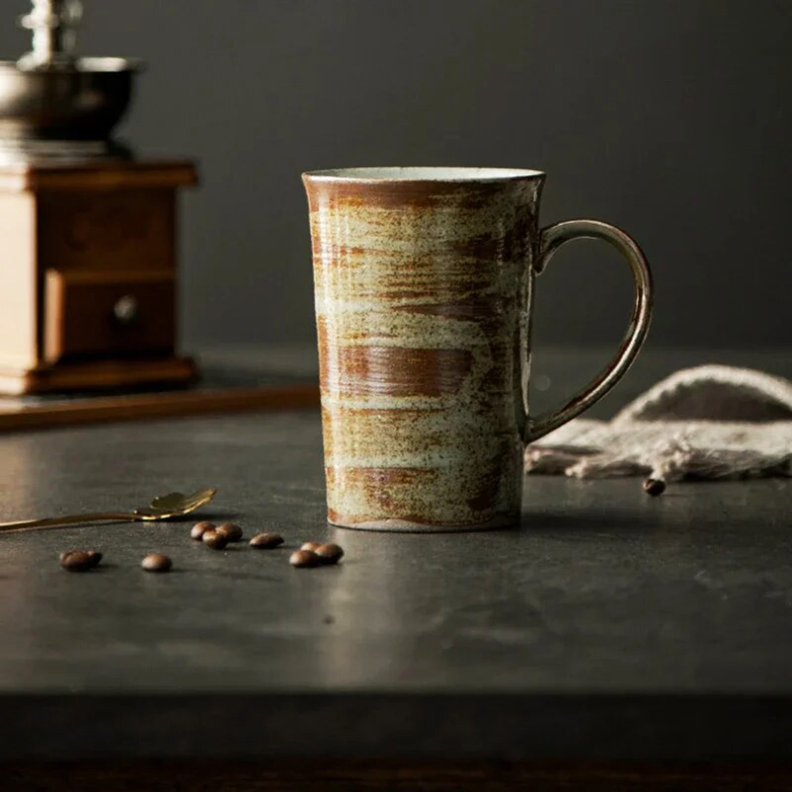 Elegant Retro Coffee Mugs with Artistic Touch