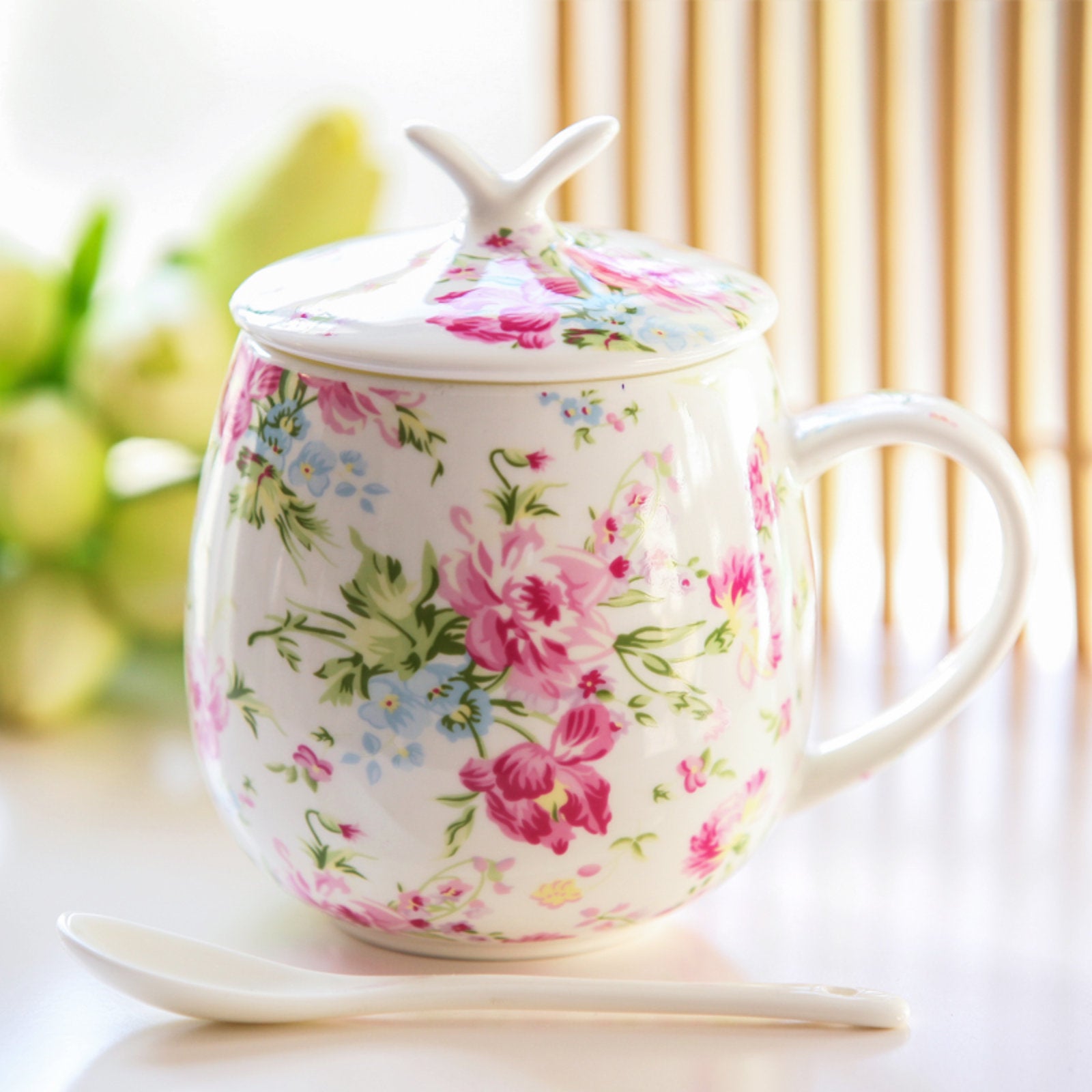 Graceful Bone China Mug with Lid and Vintage Floral Design