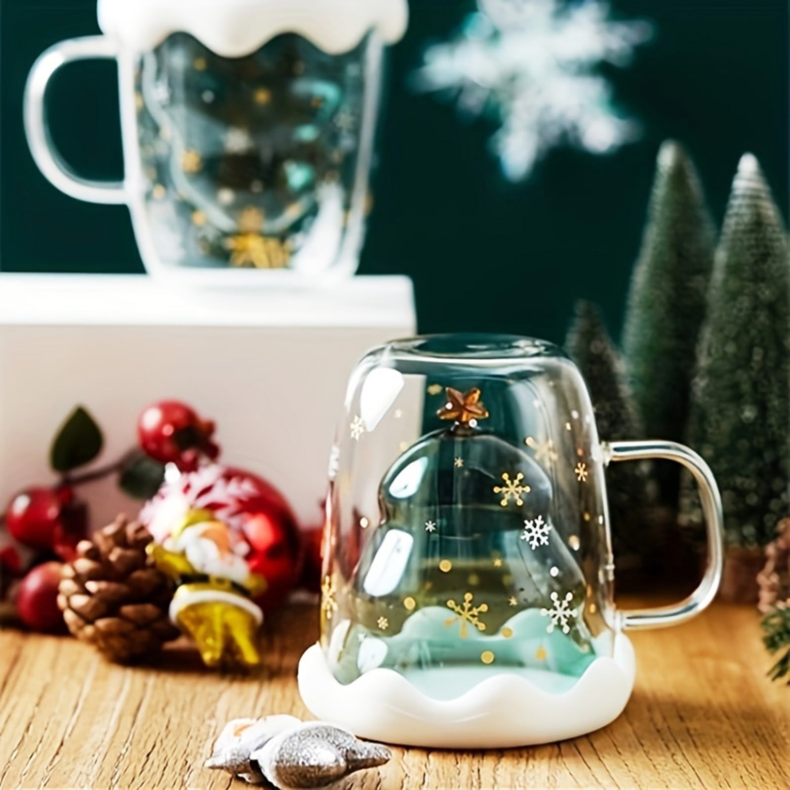 Heat-Insulated Christmas Cups Shaped Like a Christmas Tree!