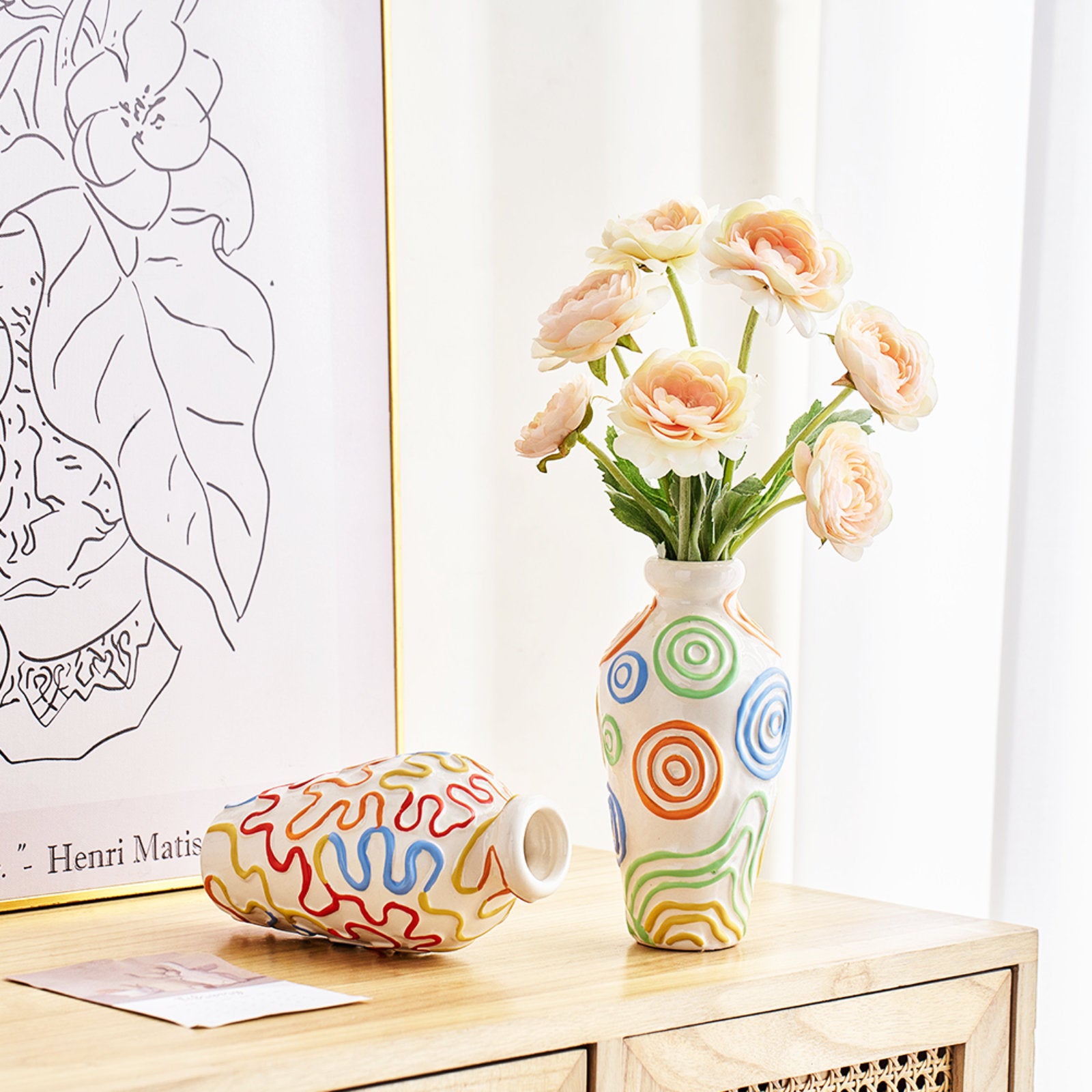 Modern Minimalist Artistic Vases – Subtle, Eye-Catching Decor for Any Room