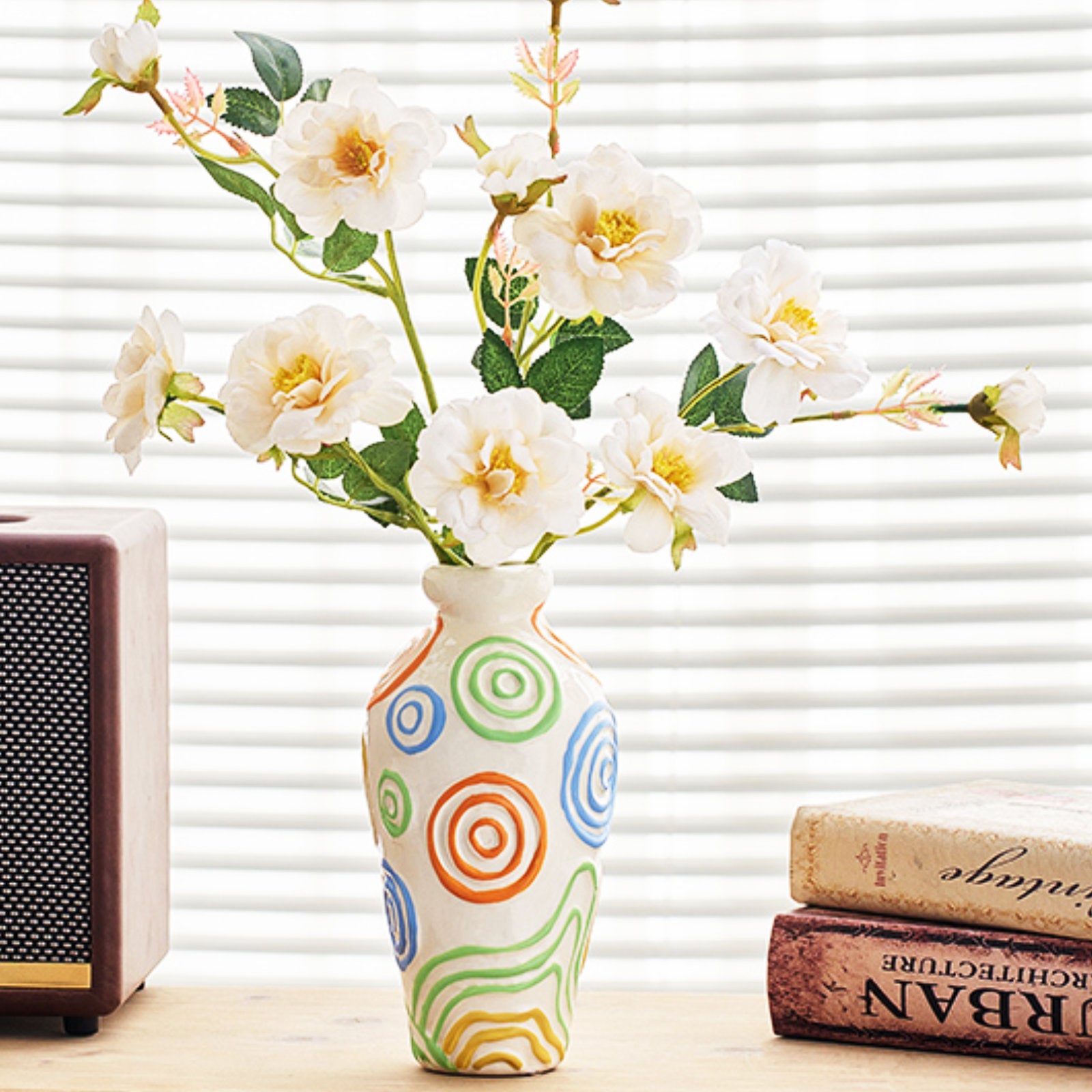 Modern Minimalist Artistic Vases – Subtle, Eye-Catching Decor for Any Room