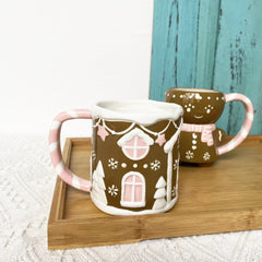 Playful Christmas gingerbread mugs that brighten your holiday moments