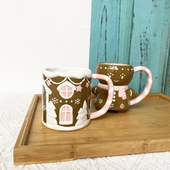 Playful Christmas gingerbread mugs that brighten your holiday moments