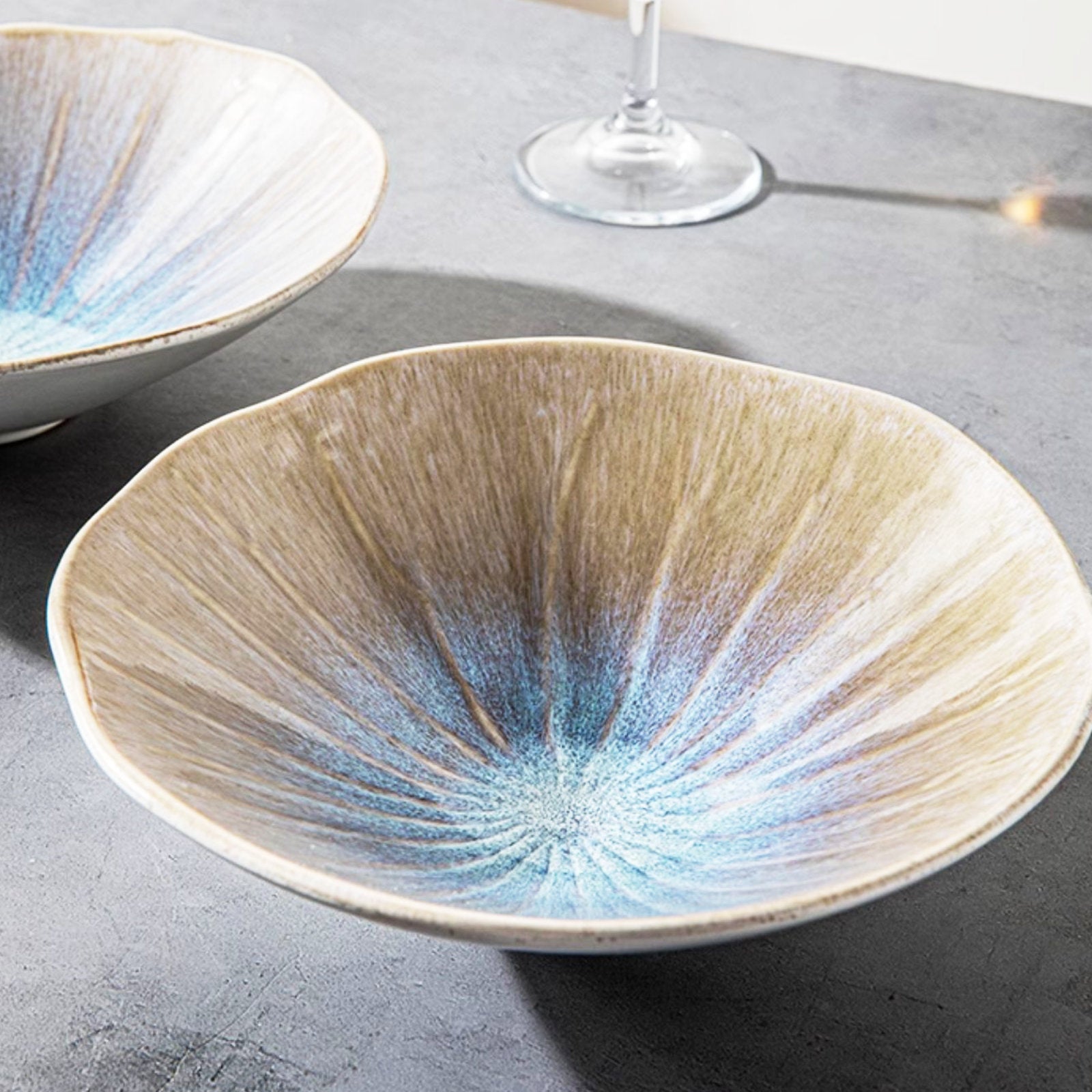 Stunning Bowls With Outstanding Color Design