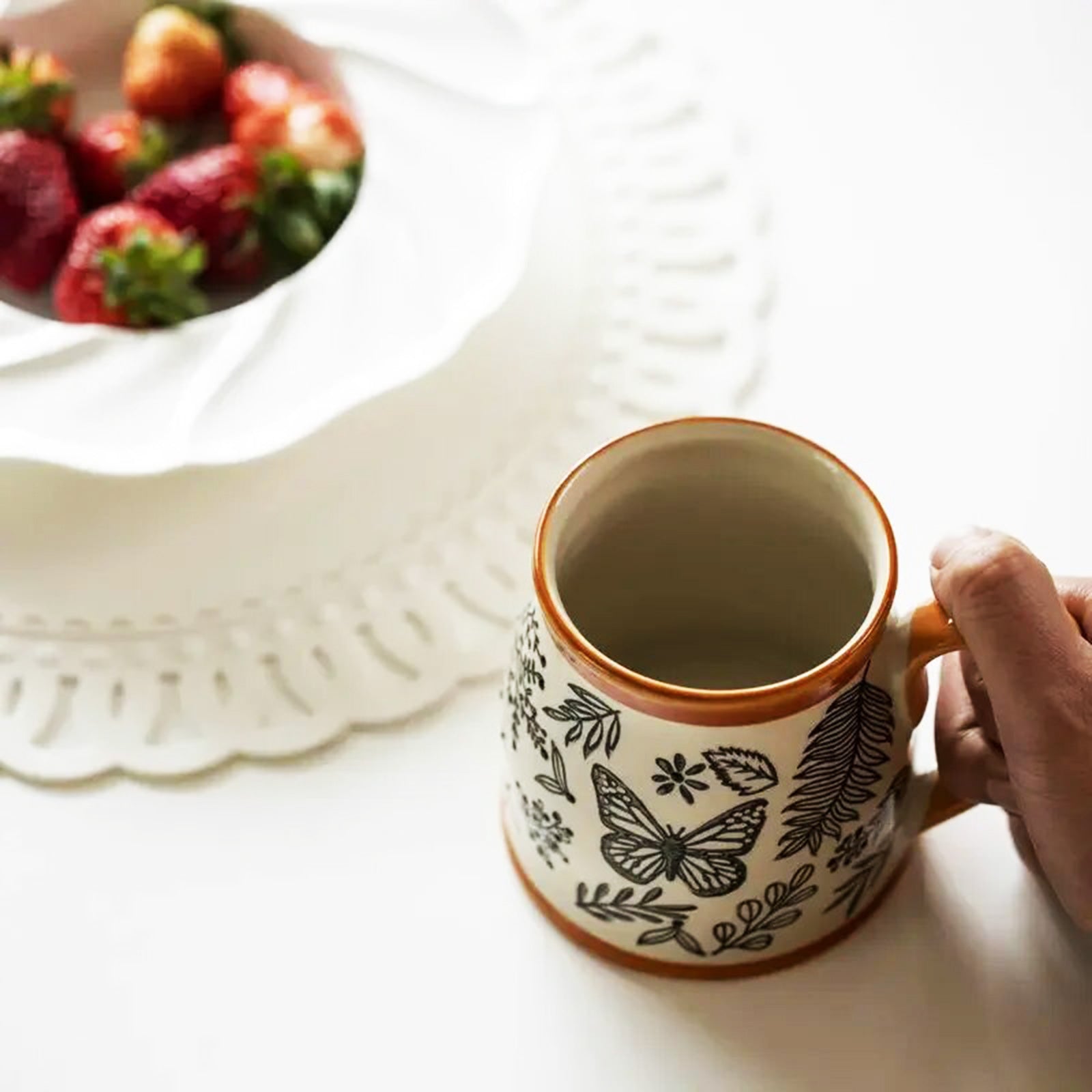 Vintage-Inspired Nordic Mugs: Retro Charm, Modern Comfort