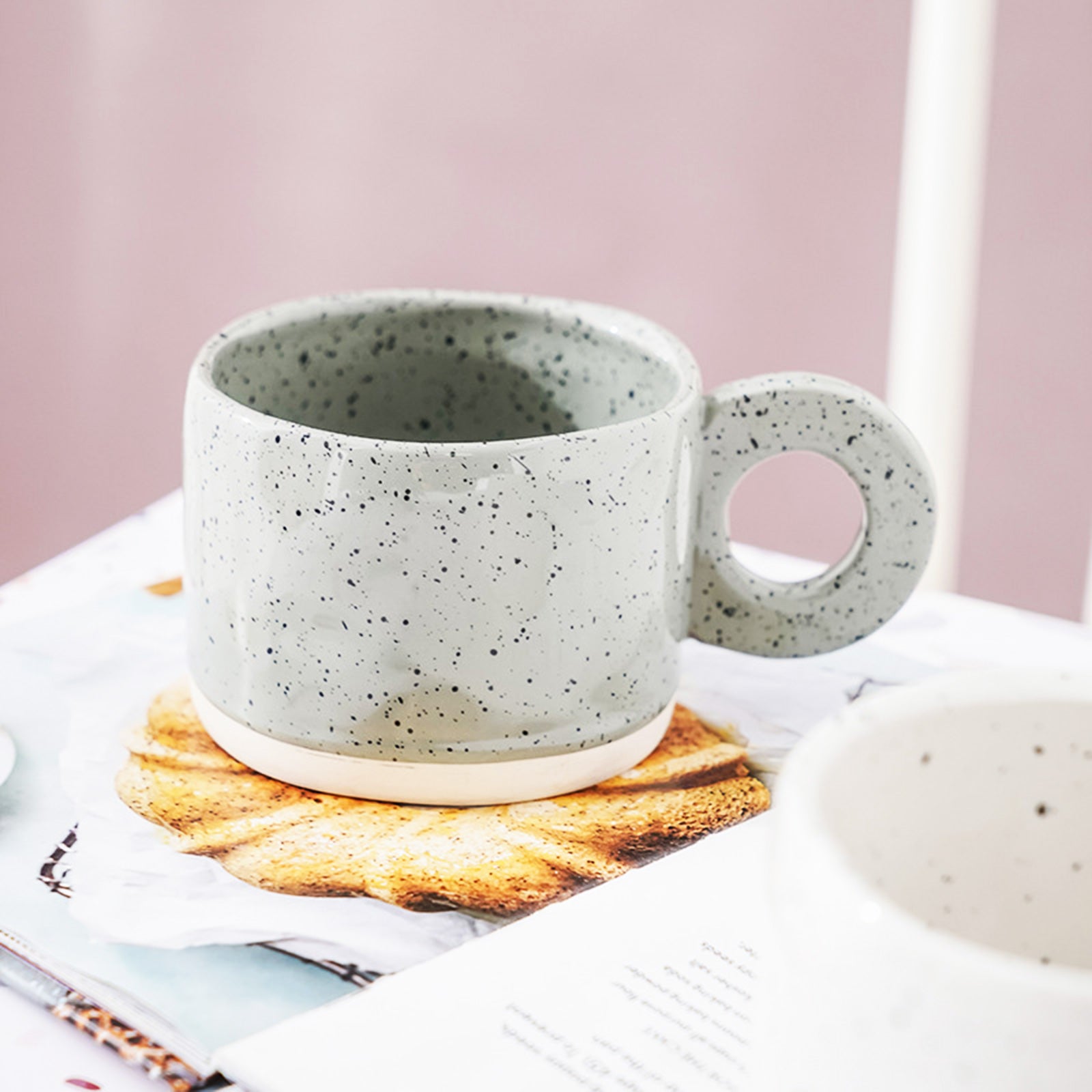 Pastel-Colored Nordic Coffee Mugs to Warm Up Your Mornings (3 styles)